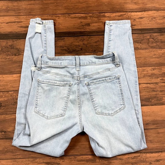 SO Brand Juniors Lightwash Distressed High-Rise Curvy‎ Jeggings Size 3/26 - Picture 4 of 4